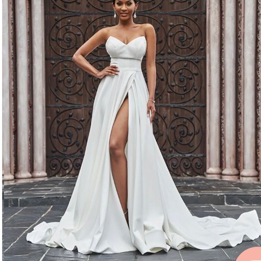 A line, Princess stretch, sweetheart court train wedding dress.